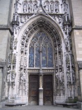 The west door of the cathedral.