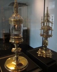 Supposedly the reliquaries of Christ's girdle and Christ's scourge. Supposedly the reliquaries of Christ's girdle and Christ's scourge.