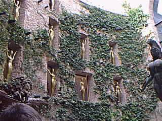 Statues in Dal� Museum.