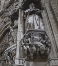 Statuary. Statuary.