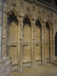 The choir screen (1330).